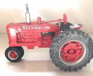 1/16 Scale Case Ih Mccormick Farmall Farm Tractor Diecast Model - Ertl