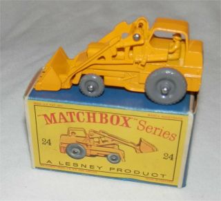 60s.  Matchbox Lesney 24 Weatherill Hydraulic Tractor Shovel.  Grey Plstic Wheel.  Mib