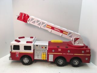 2011 Tonka Titans 328 Fire Engine Rescue Truck Lights Sounds Ladder 06730 Hasbro