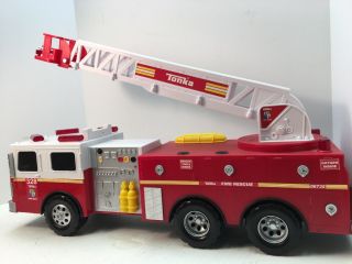 2011 Tonka Titans 328 Fire Engine Rescue Truck Lights Sounds Ladder 06730 Hasbro 3