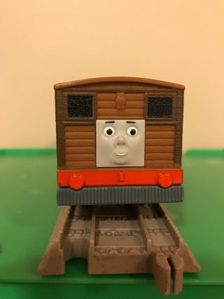 THOMAS Train Trackmaster Motorized Toby and Truck 2