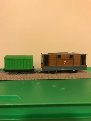 THOMAS Train Trackmaster Motorized Toby and Truck 3