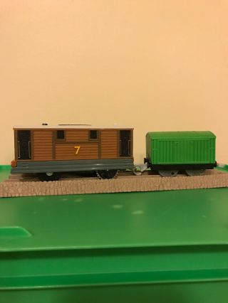 THOMAS Train Trackmaster Motorized Toby and Truck 4