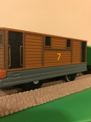 THOMAS Train Trackmaster Motorized Toby and Truck 5