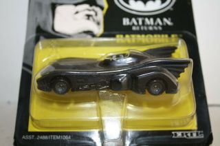 1992 BATMAN RETURNS DIE - CAST METAL BATMOBILE - - BLISTER CARD - ERTL 2