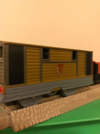 THOMAS Train Trackmaster Motorized Toby and Car 5