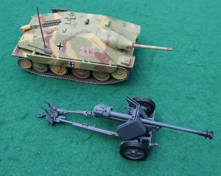 21st Century 1/32 Diecast Hetzer Ww2 German Tank & Pak 40 Anti - Tank Gun