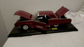 1:18 Die Cast Anson Collectible 1963 Ford Thunderbird On Stand