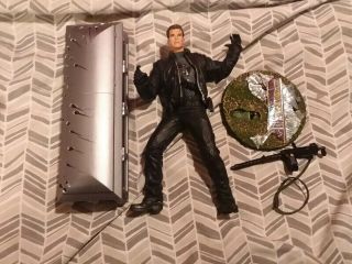 Mcfarlane Terminator 3 Rise Of The Machines T - 850 With Coffin And Weapons.