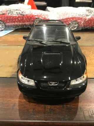Maisto 1999 Ford Mustang GT Convertible Black 1:18 Scale Die Cast 2