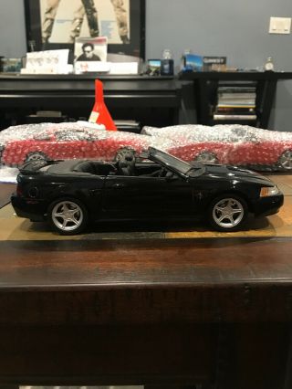 Maisto 1999 Ford Mustang GT Convertible Black 1:18 Scale Die Cast 3