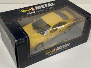 1/18 Revell BMW 850 CSi Coupe in Yellow 632 7