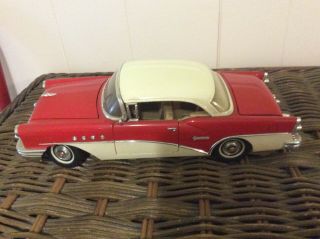 Ertl 1:18 1955 Chevrolet Bel Air Hard Top - Red - White -