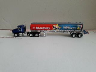 First Gear 1:64 Mack Daycab Semi Tractor And Fuel Tanker (speedway)