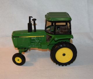Ertl John Deere Tractor 1/16 541 Farm Country Row Crop 90s