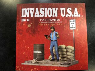 Sd Toys Invasion U.  S.  A.  Chuck Norris As Matt Hunter Deluxe Diorama 7 " Figure