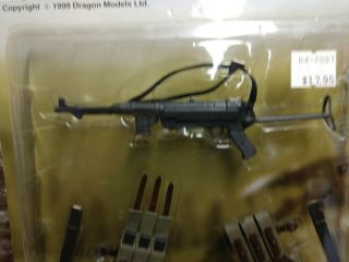 1/6 scale Dragon Collectibles.  German MP - 40 weapons set 3