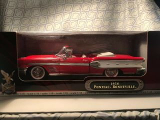 1:18 Yat Ming Road Signature Deluxe Edition 1958 Pontiac Bonneville In Red