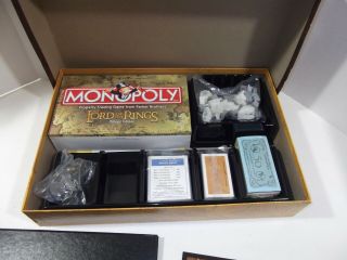 MONOPOLY Lord of the Rings Trilogy Edition - Board Game - COMPLETE & 5