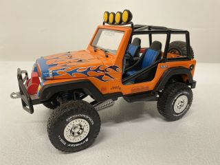 2004 Jeep Wrangler Toy Zone 1:18 Rock Climber Orange