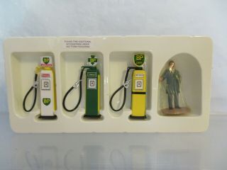 Corgi Accessories Petrol Pump & Attendant Set - Bp No.  31905