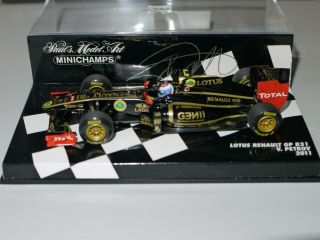 Minichamps 1:43 F1 2011 Vitaly Petrov Lotus Renault Gp R31 Signed Perfectly