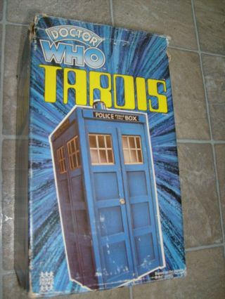 Doctor Who Tardis & Box Figure Payset By Denys Fisher 1976