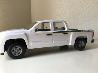 Ertl John Deere White Silver 1:32 Scale Pickup Truck Farm Toy Diecast