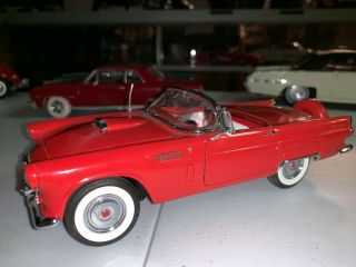 1:24 1956 Ford Thunderbird Convertible Danbury Die Cast