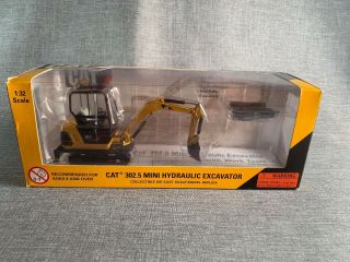 Norscot 1:32 Scale Diecast Cat 302.  5 Mini Hydraulic Excavator 55085