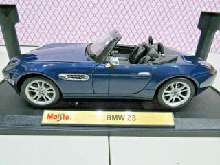 " Paint Chip " Dark Blue Z8 Convertible Maisto 1/18 Diecast Car