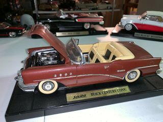 1955 Buick Century Red Convertible 1:18 Diecast Mira Solido With Stand