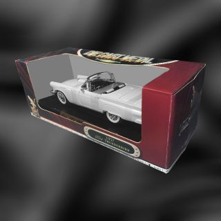 1957 Ford Thunderbird Road Signature Deluxe Edition 1:18 Scale Die - Cast Metal