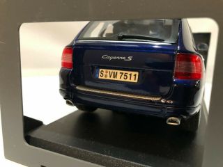 1/18 MAISTO Porsche Cayenne S BLUE Car Model 5