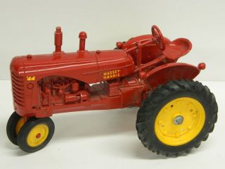 Ertl 1/16 Scale Massey Harris E44 Farm Tractor - Red W Yellow Wheels Cond//