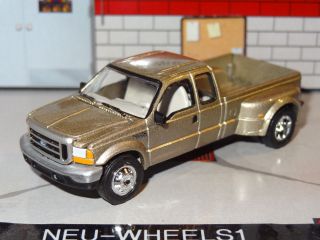 1999 - 2004 Ford F - 350 Duty Cab Dually 4x4 Diorama Diecast Collectible K
