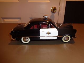Mira Solido 1:18 Die Cast 1949 Ford Police Collectible Coupe Car