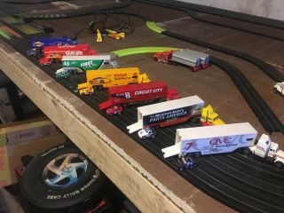Ho Scale Nascar Truck/ Tractor And Trailer With Mini Cars.