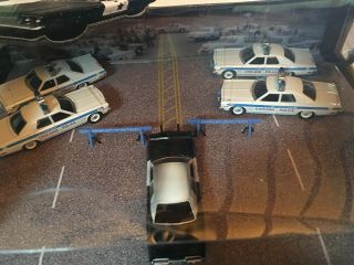Greenlight 1/64 diorama Blues Brothers Chicago Police Dodge Monaco 5 Car Set 2