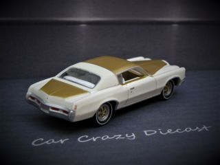 1971 - 1972 Pontiac Hurst SSJ Grand Prix 1/64 collectible / diorama model 2