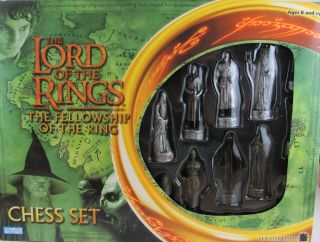 Lord Of The Rings - The Fellowship Of The Ring Chess Set - Complete -