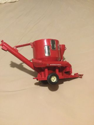 International Grinder Mixer 1/16 Scale Toy (all Augers Turn With Attached Cranks