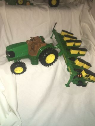 Ertl 1/16 Scale John Deere Tractor & Big Farm 1700 Corn Planter Lp68842 46763