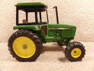 Vintage 1985 ERTL 1/16 Scale Diecast John Deere 2550 4x4 Tractor Farm Toy 3