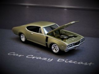 1968 68 Oldsmobile Cutlass 442 Muscle Car Collectible / Diorama Model 1/64 Scale