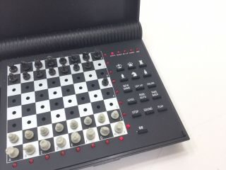 Radio Shack 1650L Sixteen Level Chess Computer Mini Travel Size Electronic 3