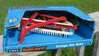 Vintage Ertl 1/16 Tru Scale Hay Rake W/ Box