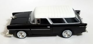 1955 Chevrolet Bel Air Nomad Car 1:24 Die Cast Black & White Blue Interior