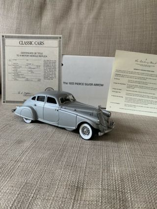 Danbury 1:24 Diecast Model Car 1933 Pierce Silver Arrow With Title And Box