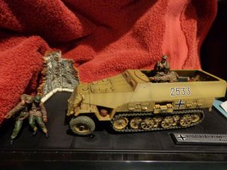 Forces Of Valor German Sd.  Kfz.  251/1 Hanomag W/ Figures 1/32 Scale